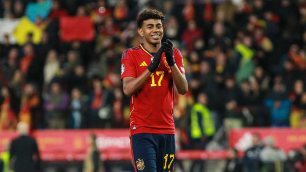 Con tan solo 16 años, él jugará su cuarto partido con la Selección absoluta
